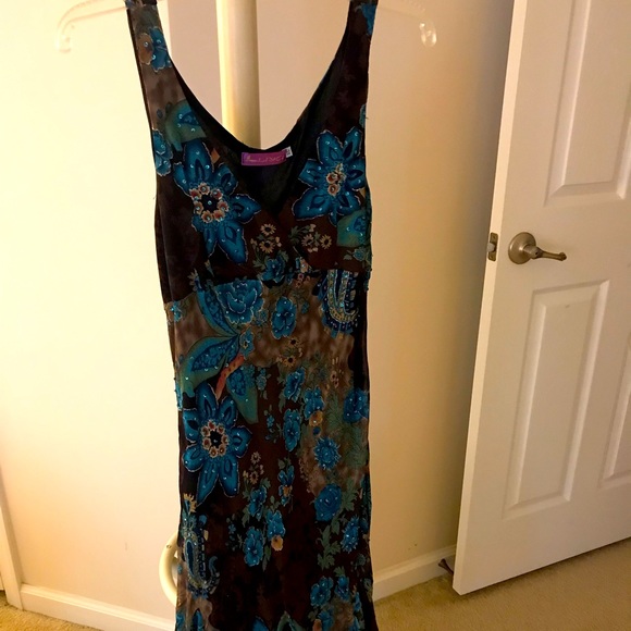 Dresses & Skirts - Elegant Dress.